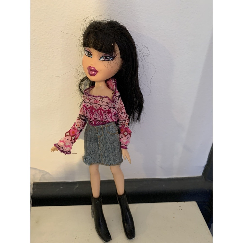Bratz MGA Jade Doll Black Boots & Skirt Vintage